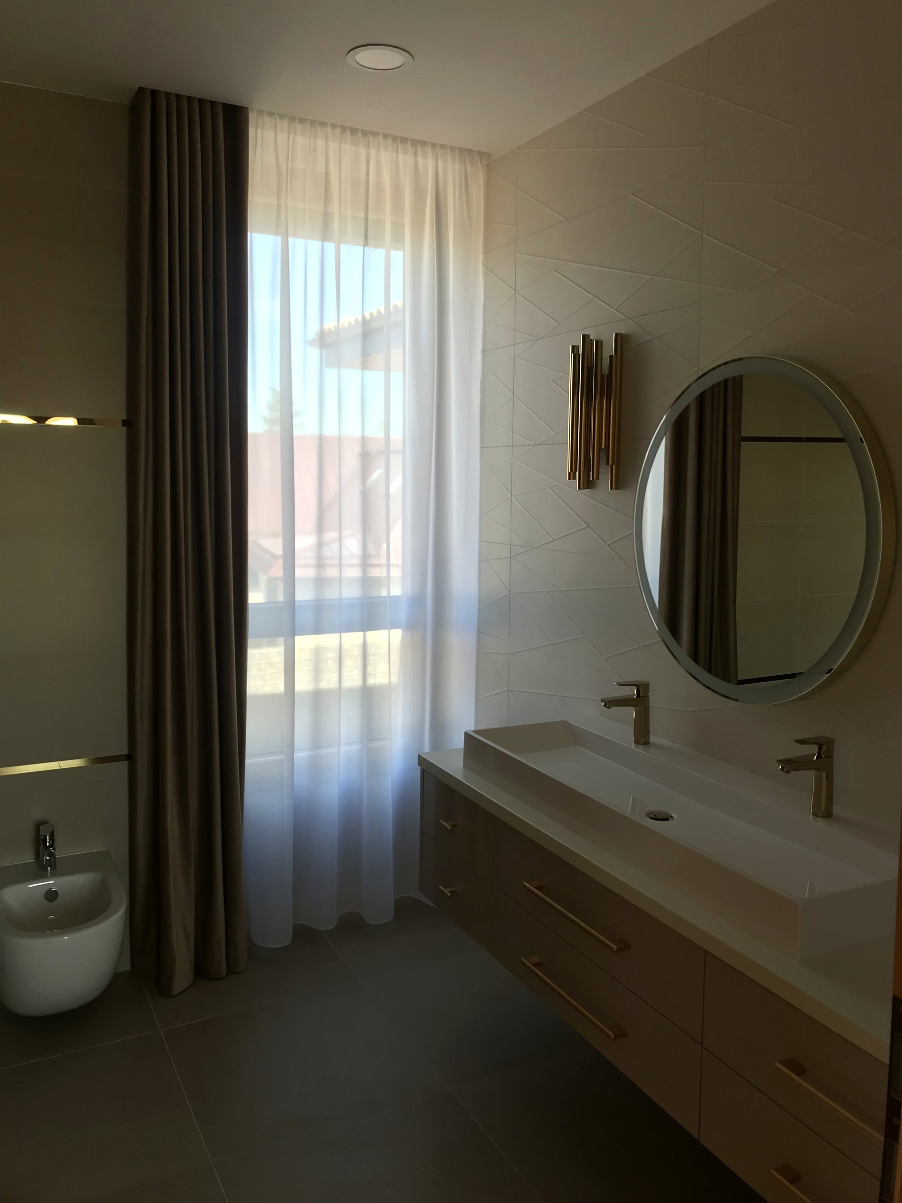 Záclony a závesy na mieru — interiér od Kuročka atelier