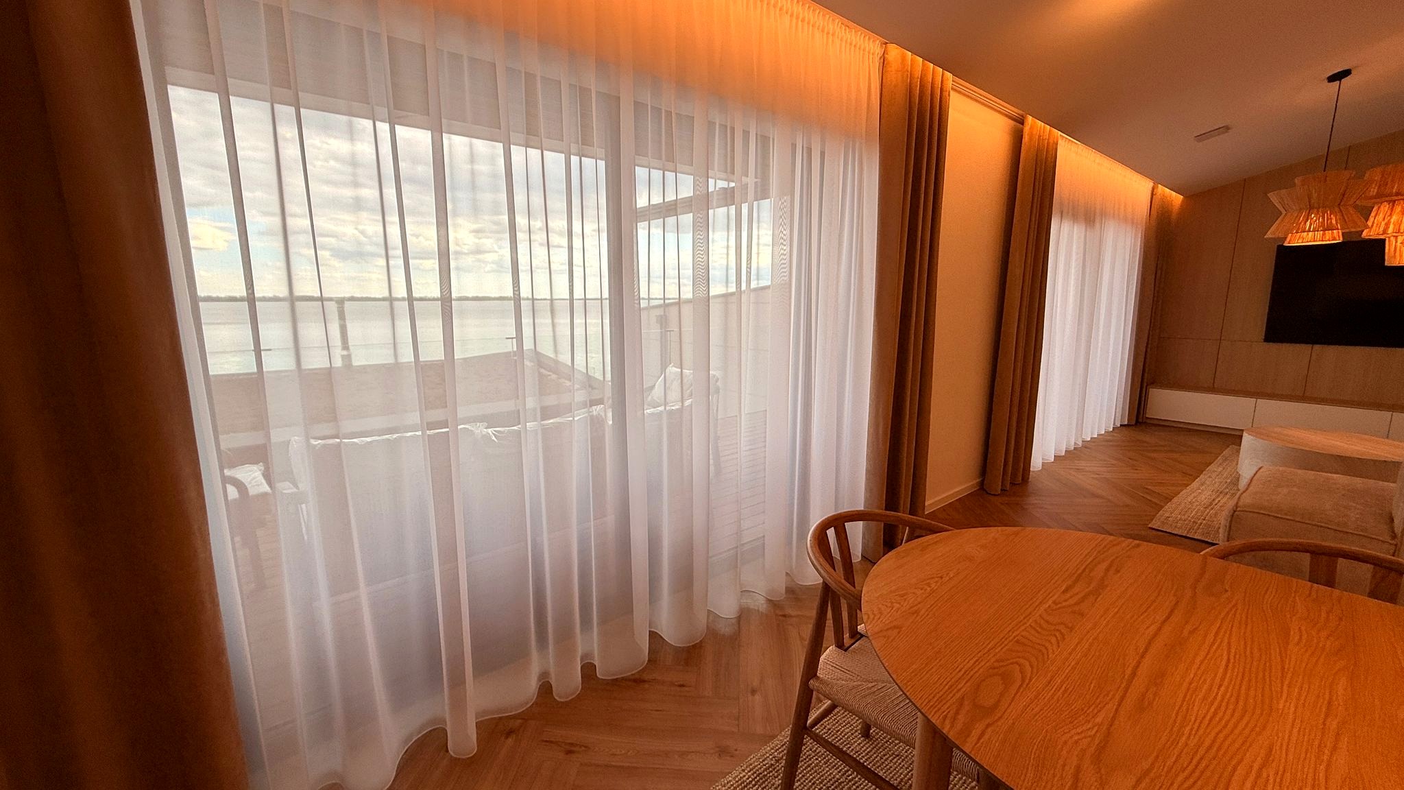 Jedáleň s panoramatickým výhľadom